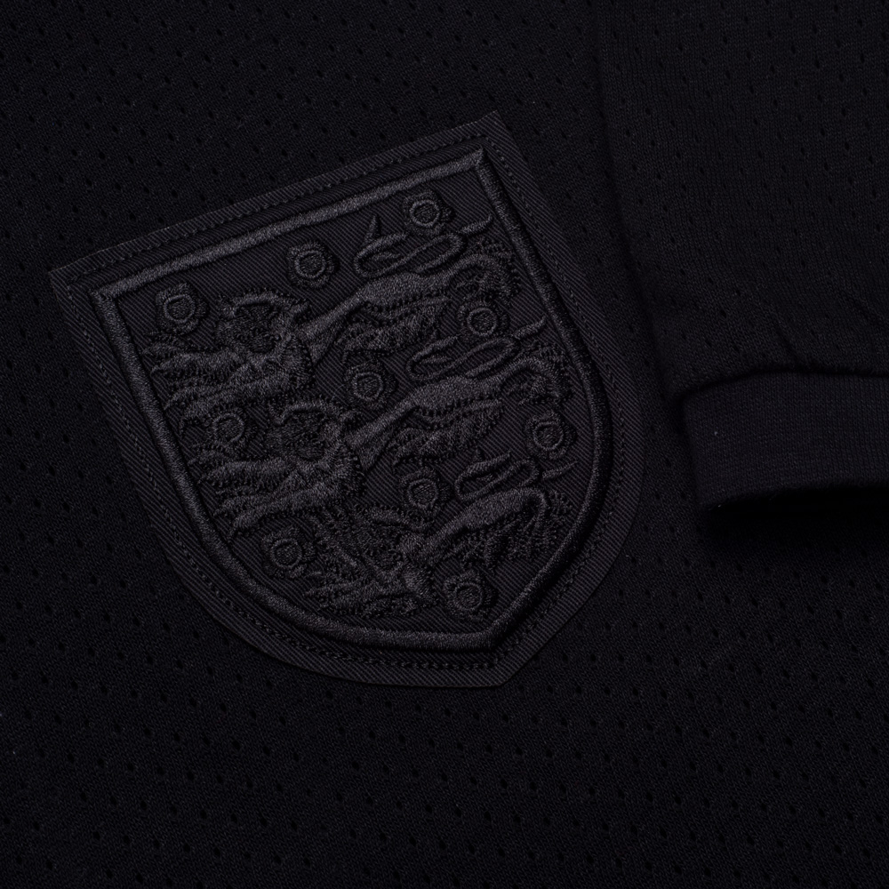 England 1970 Black Out No6 Retro Football Shirt