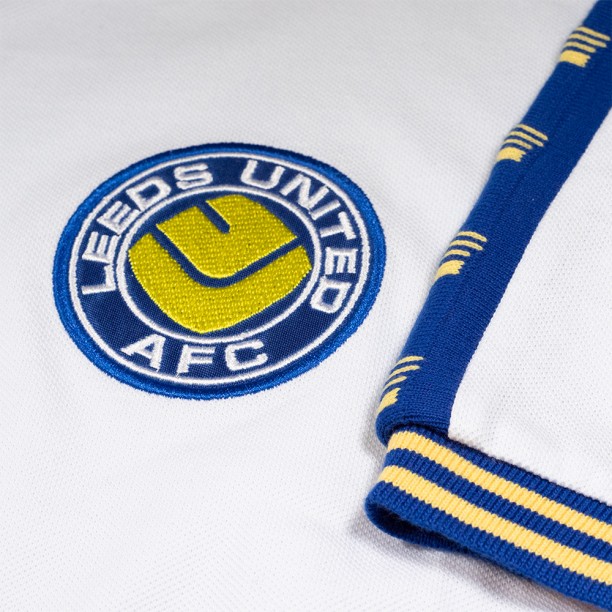 Leeds United 1978 close up of Badge and tapping