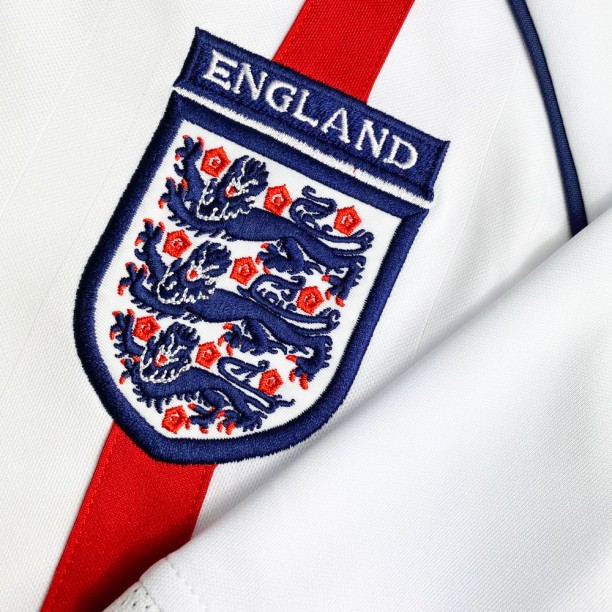 England 2002 badge and sleeve