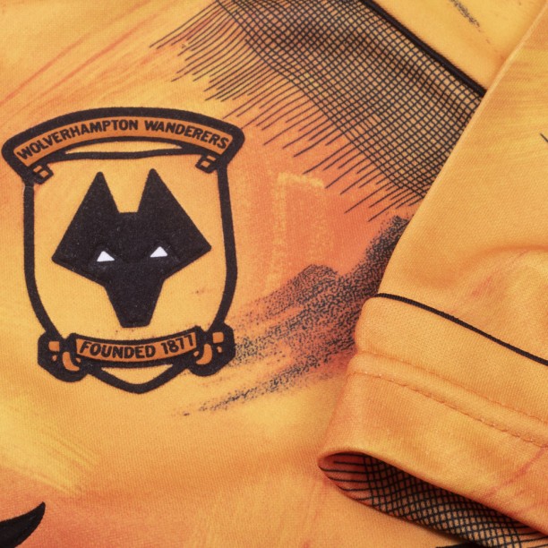Wolverhampton Wanderers 1993 Retro Shirt badge and collar