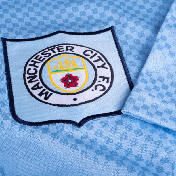 Manchester City 1996 No7 Kinkladze Football Shirt  badge and sleeve