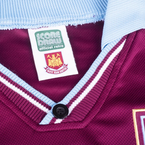 West Ham United 2000 Retro Football Shirt collar