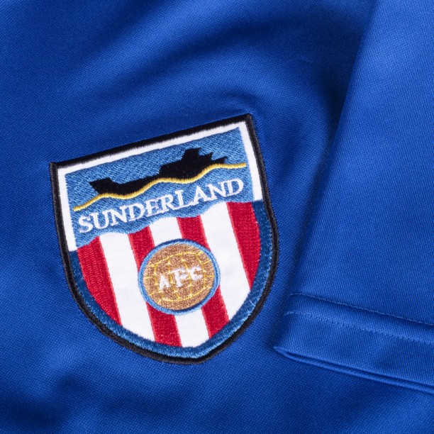 Sunderland 1990 Retro Football Away Shirt badge and sleeve