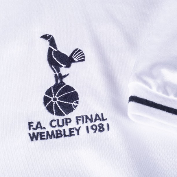 Tottenham Hotspur 1981 FA Cup Final Retro Shirt badge and sleeve