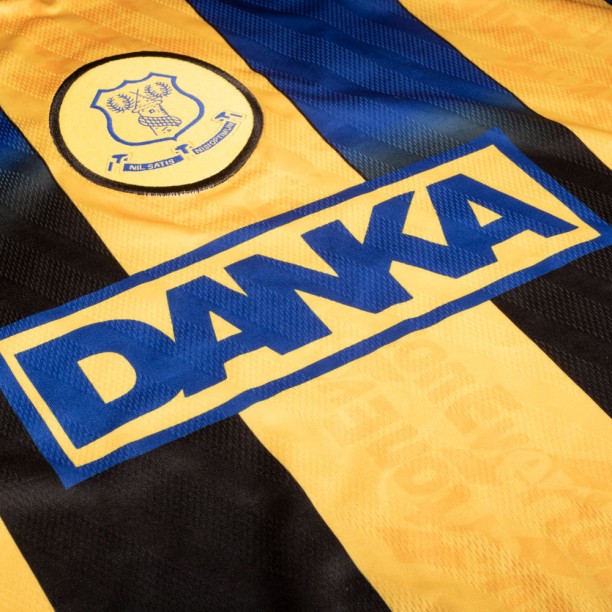 Everton 1996 Away shirt sponsor