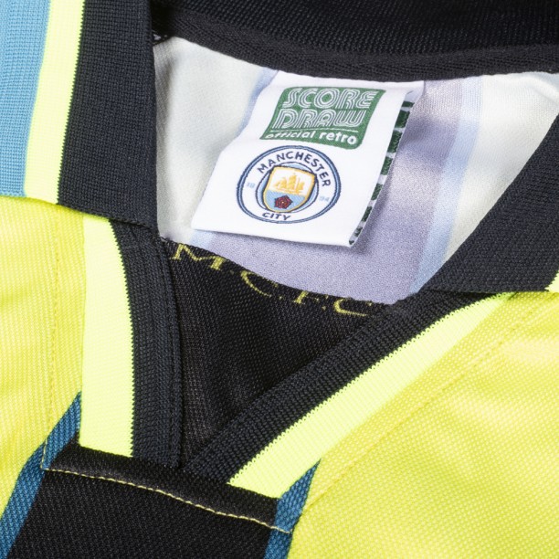 Manchester City 1999 Away shirt collar