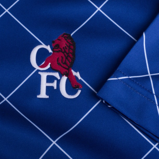 Chelsea 1988 Retro Football Shirt badge and sleeve