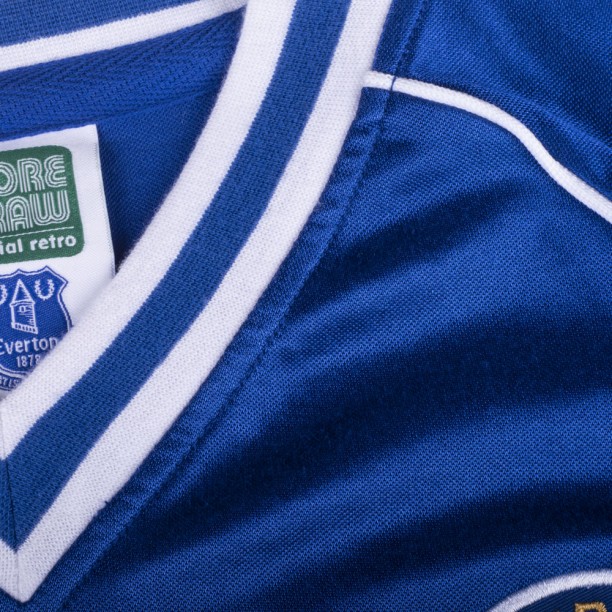 Everton 1982 Retro Football Shirt collar