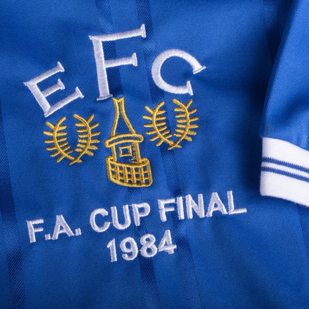 Everton 1984 FA Cup Final Retro Football Shirt badge and sleeve