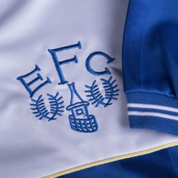Everton 1986 Retro Football Shirt badge and sleeve
