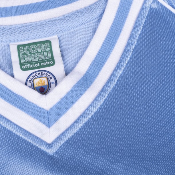 Manchester City 1982 shirt back collar