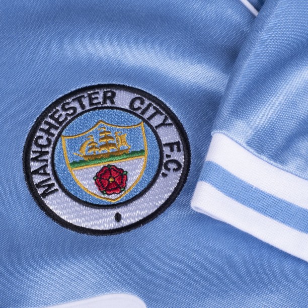 Manchester City 1982 shirt back badge and sleeve