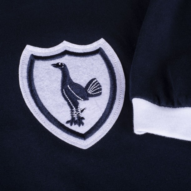 Tottenham Hotspur 1962 No8 Away Retro Shirt Badge and Sleeve