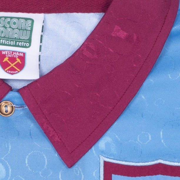 West Ham United 1995 Away shirt collar