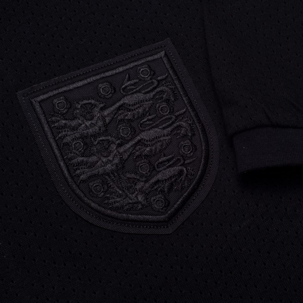 England 1970 Black Out No6 Retro Football Shirt